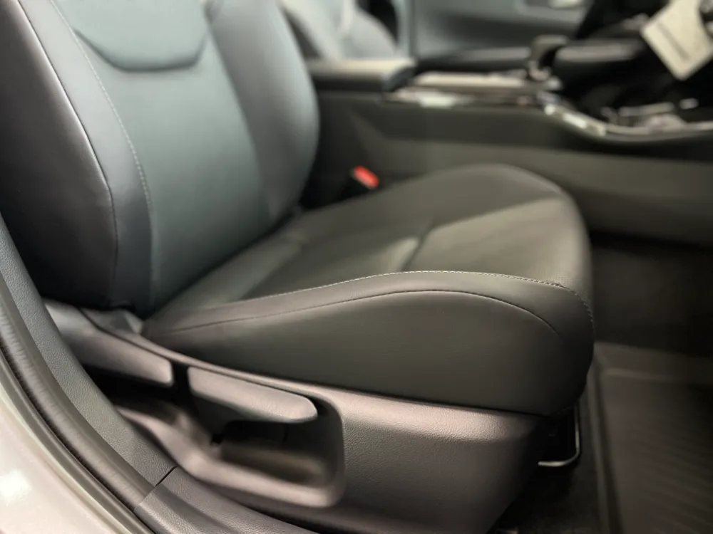 2023 toyota prius hybrid limited silver 9